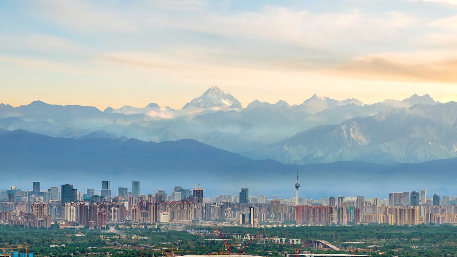 Representative city scene in Chengdu; not a photograph of Wuhou Shrine
