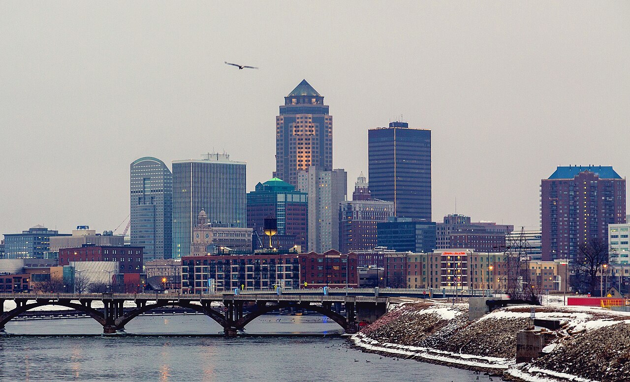 Representative Des Moines, Iowa city scene; not a photograph of Pappajohn Sculpture Park