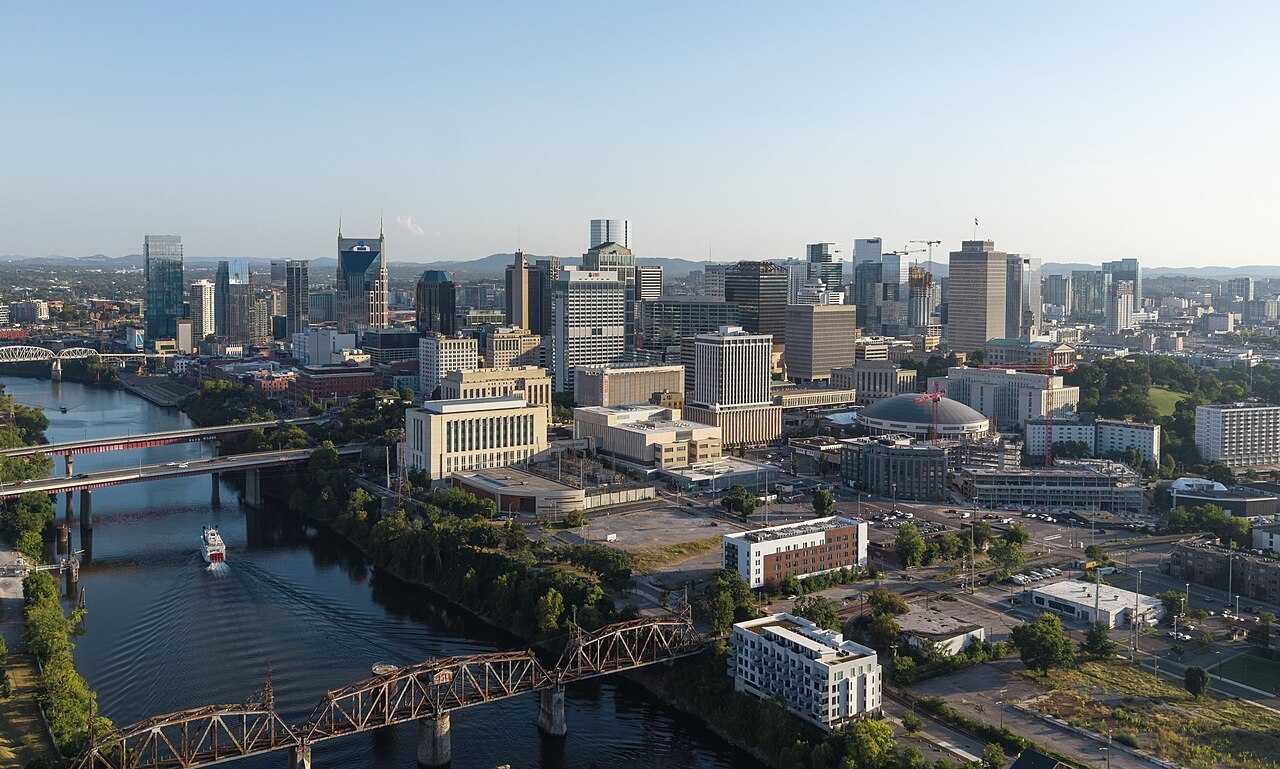 Representative Nashville, Tennessee city scene; not a photograph of Country Music Hall of Fame