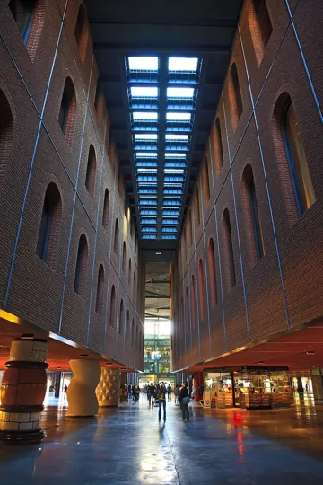 Azkuna Zentroa in Bilbao