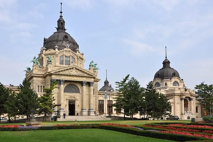 Széchenyi thermal bath in Budapest