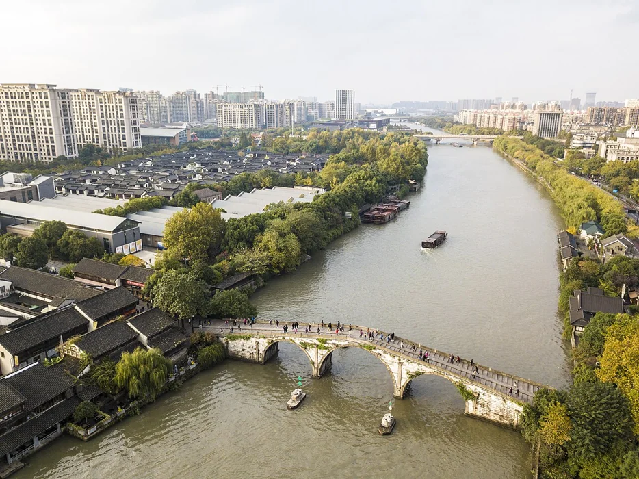 Grand Canal heritage walk in Hangzhou