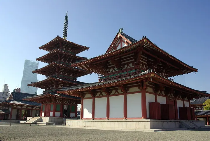 Shitennō-ji in Osaka