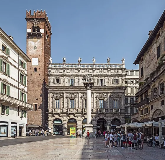 Piazza delle Erbe in Verona
